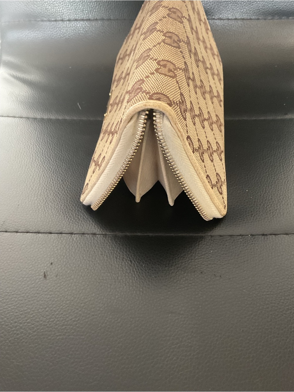 Gucci Brown & Beige GG Canvas Zip-Around Wallet - Picture 5 of 7
